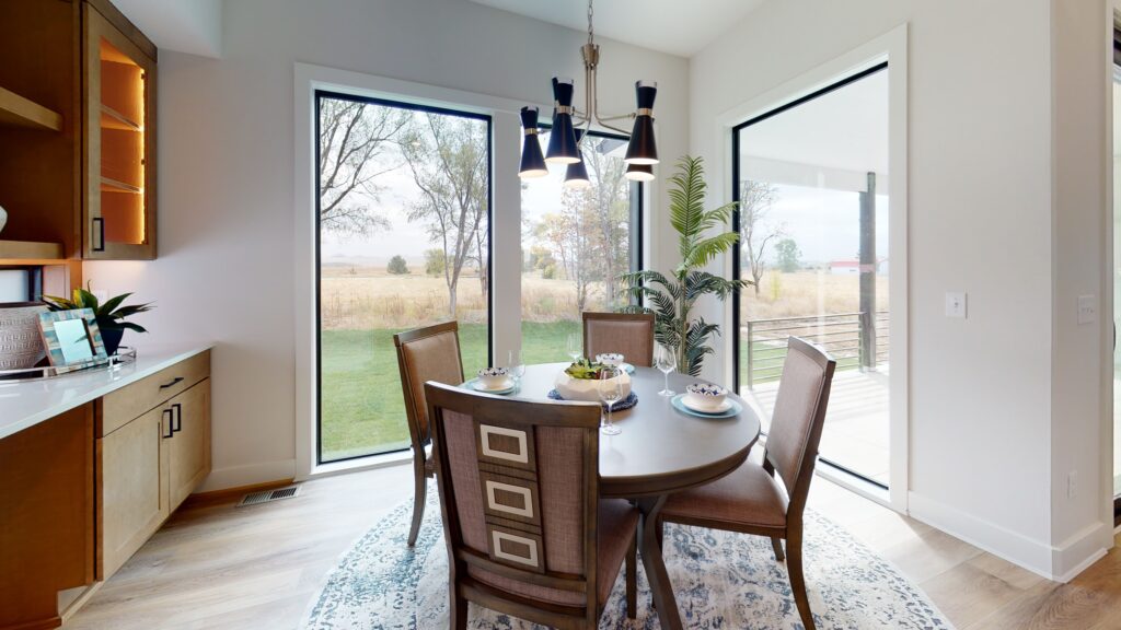 10_JDMVS1f9o1J-Dining_Room