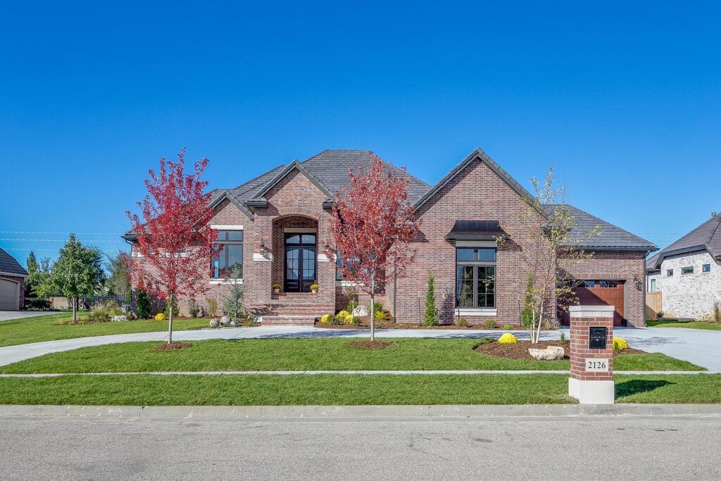 2126-Clear-Creek-St-Wichita-KS-print-004-066-Front-Exterior-2500x1667-300dpi