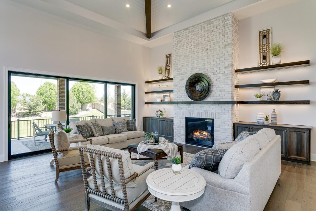 2126-Clear-Creek-St-Wichita-KS-print-017-092-Living-Room-4200x2800-300dpi