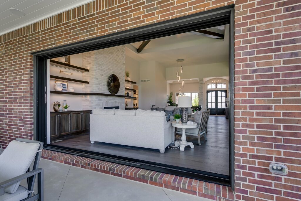 2126-Clear-Creek-St-Wichita-KS-print-020-123-Removable-Window-4200x2800-300dpi