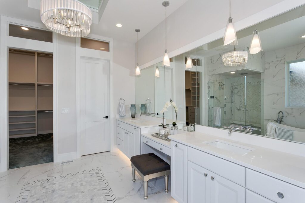 2126-Clear-Creek-St-Wichita-KS-print-037-106-Master-Bath-4200x2800-300dpi
