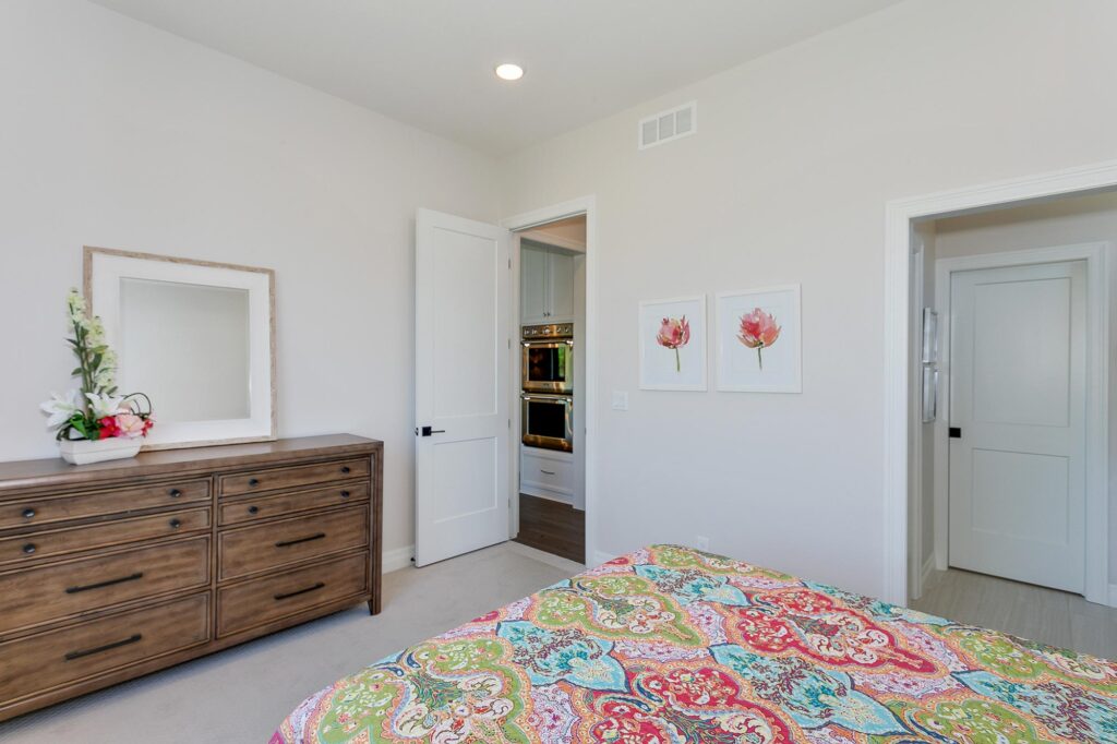 2126-Clear-Creek-St-Wichita-KS-print-048-112-Bedroom-2-4200x2800-300dpi