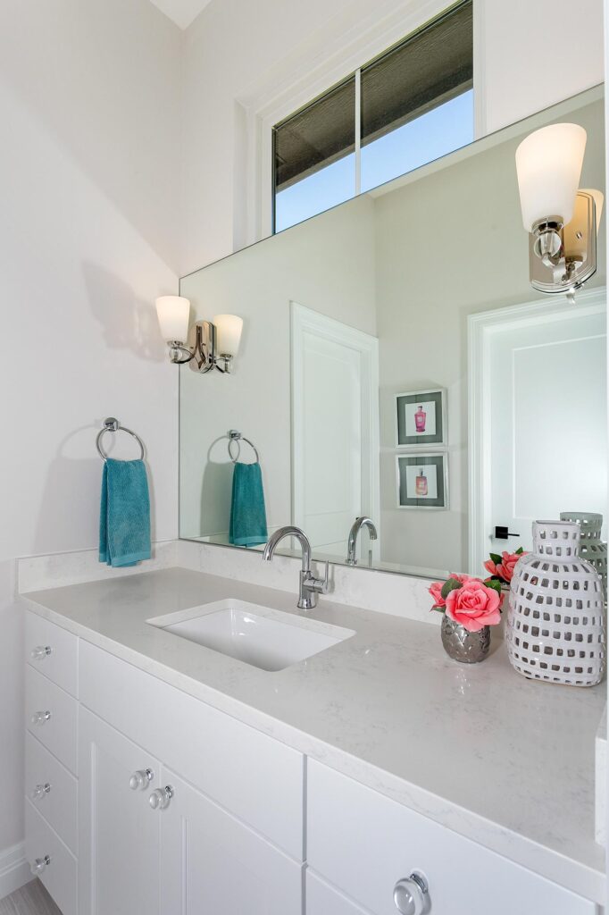 2126-Clear-Creek-St-Wichita-KS-print-050-096-Bathroom-2800x4200-300dpi