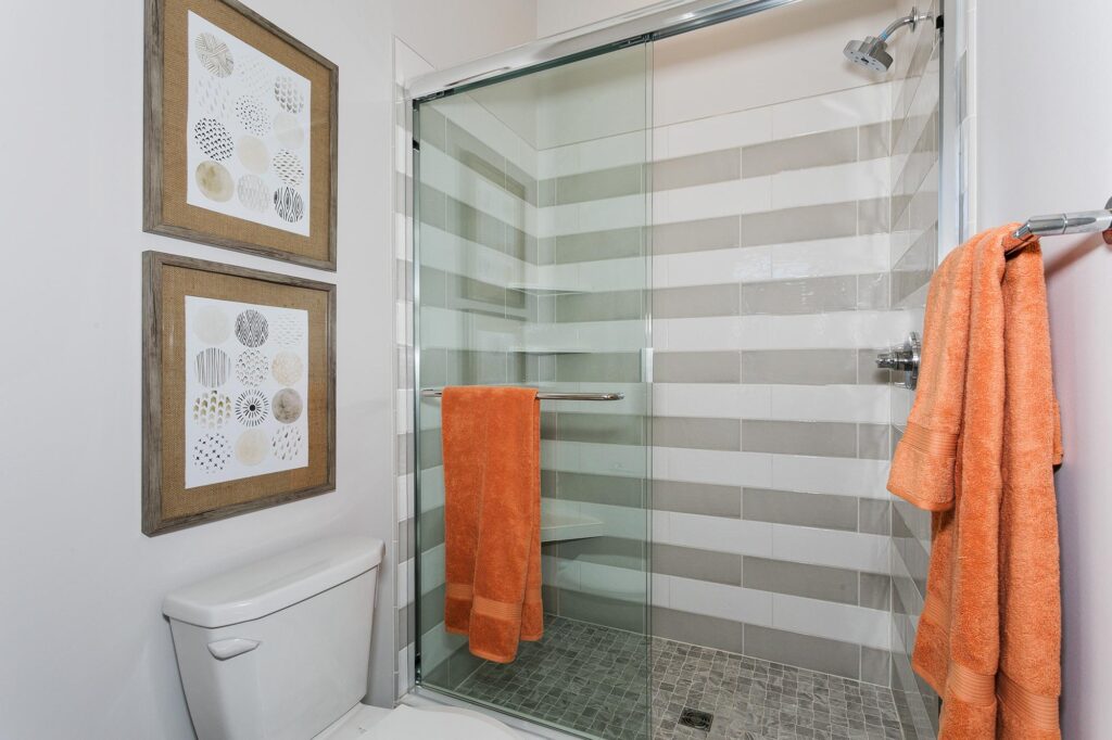2126-Clear-Creek-St-Wichita-KS-print-056-113-Bathroom-4200x2800-300dpi