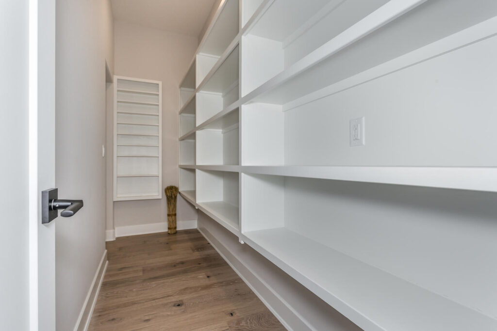 6408_W_Driftwood_Wichita_KS-large-020-040-Pantry-1500x1000-72dpi