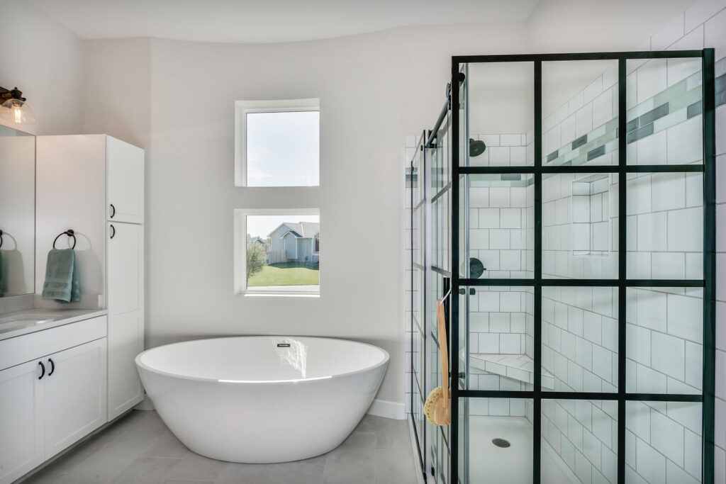 6408_W_Driftwood_Wichita_KS-large-023-020-Master_Bath-1500x1000-72dpi