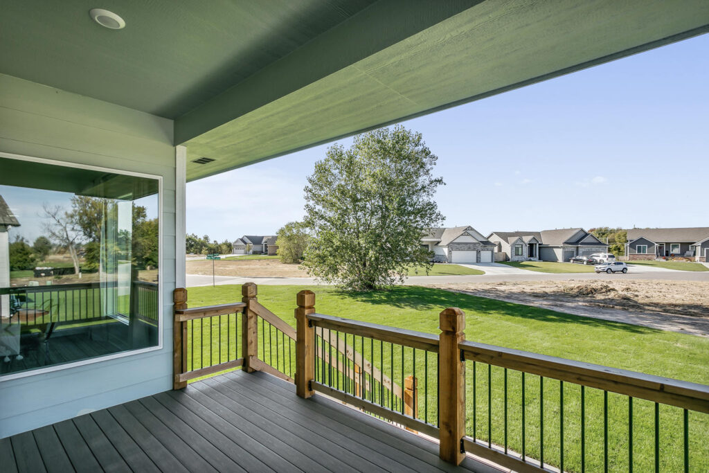 6408_W_Driftwood_Wichita_KS-large-033-035-Back_Deck-1500x1000-72dpi