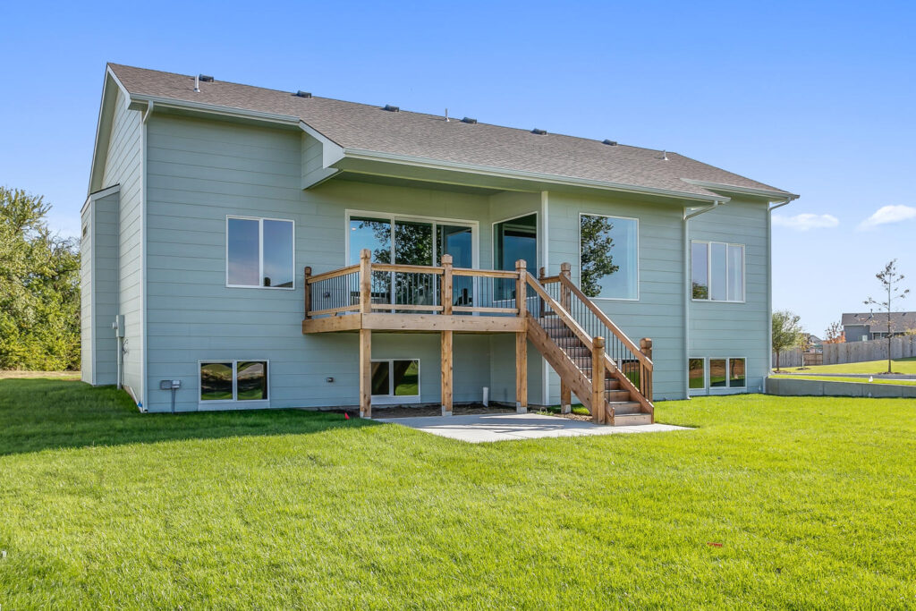 6408_W_Driftwood_Wichita_KS-large-035-033-Rear_Exterior-1500x1000-72dpi