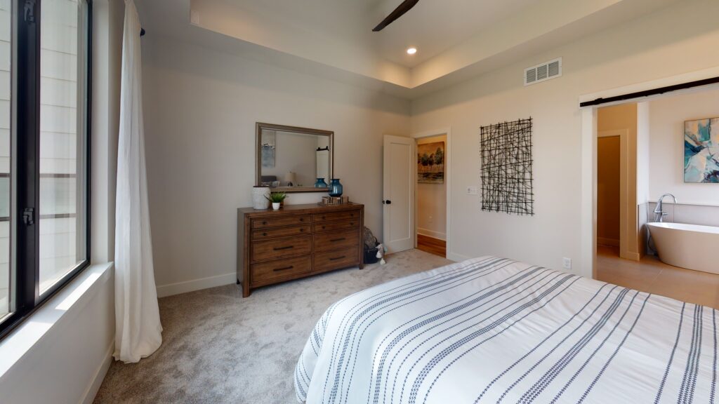 6_eCw3zpYp5iz-Bedroom