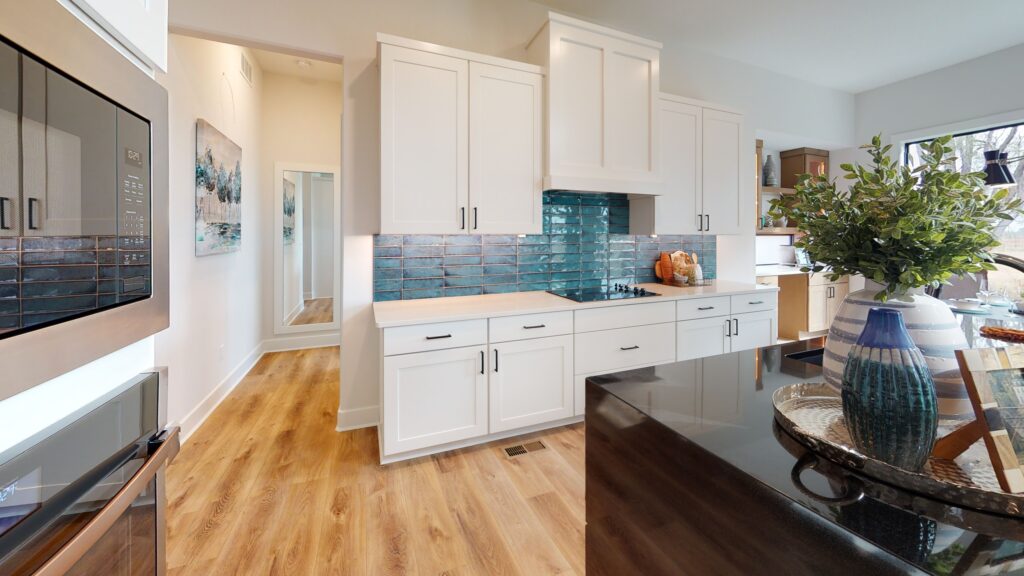 8_rrp7z2cHKxA-Kitchen