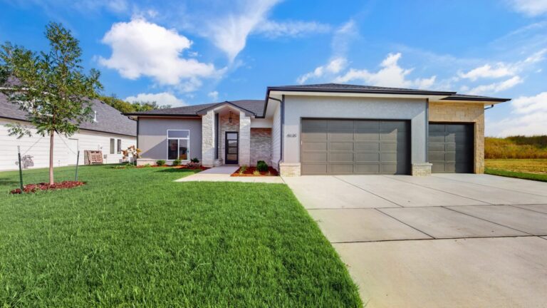 A street view of a Verde home plan