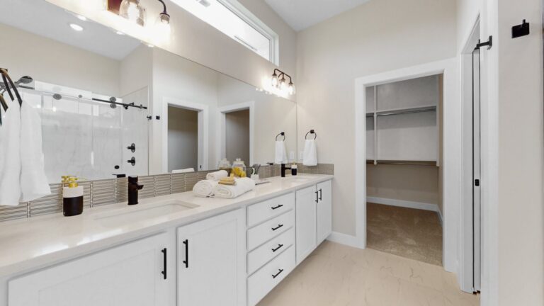 Verde bathroom
