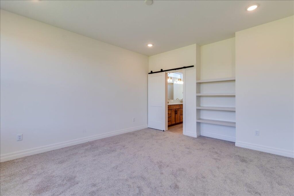 12Master Bedroom
