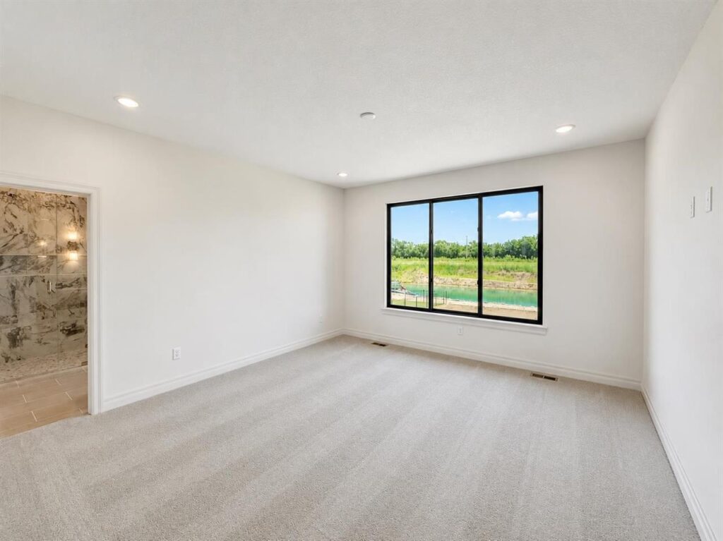 14 Master Bedroom