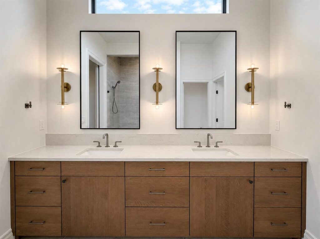 17 Master Bath