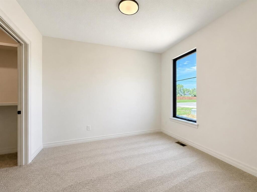 22 Bedroom