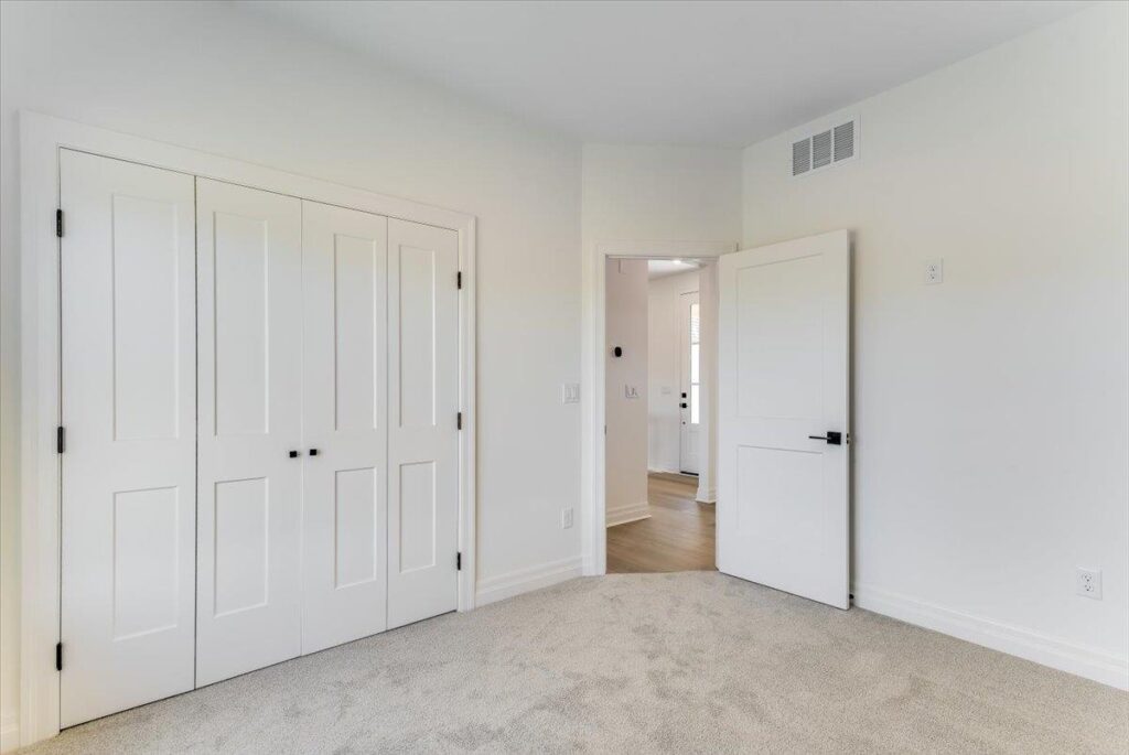 23 Bedroom