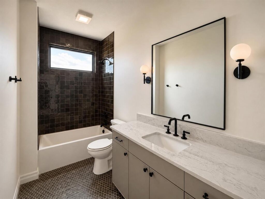 25 2nd Floor Bath