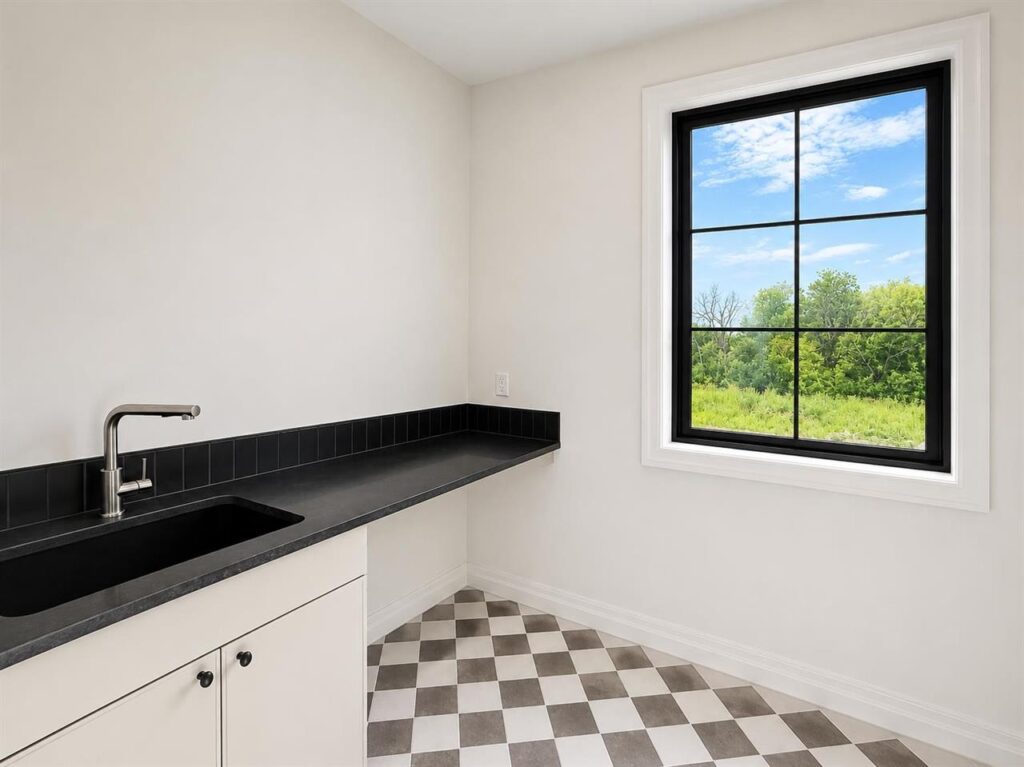 27 Laundry Room