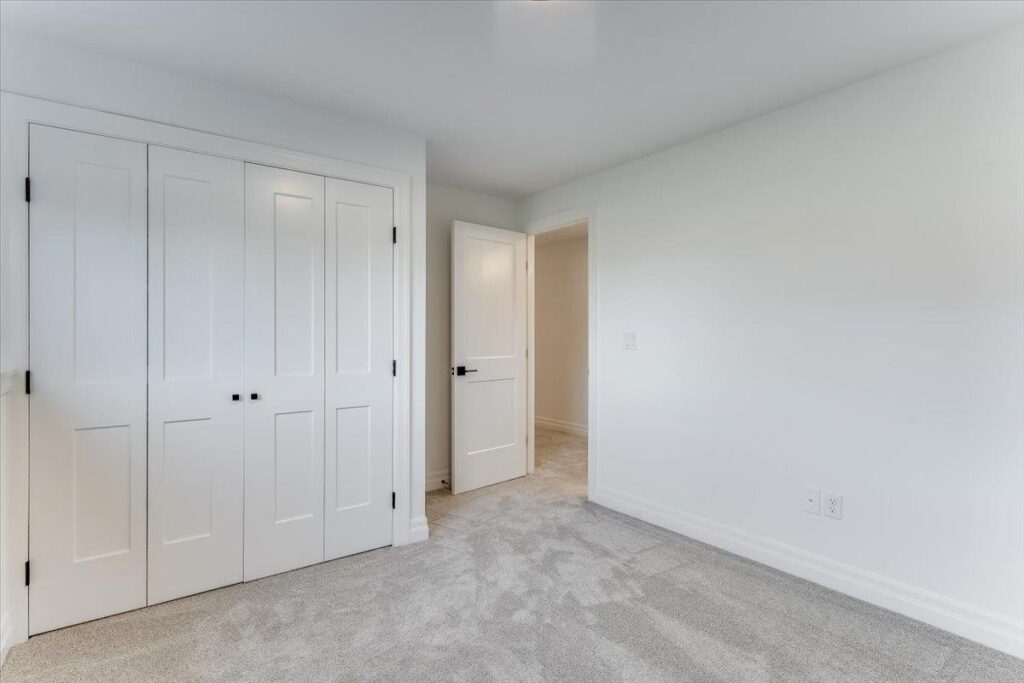 31 Bedroom
