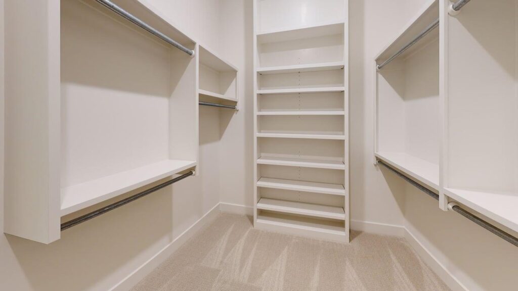 4622-Emerald-Bay-Ct-Closet